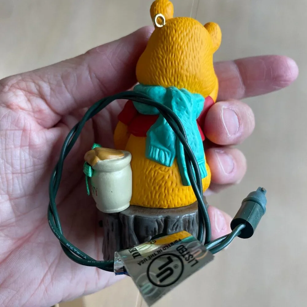 Vintage‎ 1993 Hallmark Keepsake Magic Winnie The Pooh Christmas Ornament
